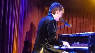 Reeve Carney - Golden Slumbers/Carry That Weight (Live from The Green Room 42) 05-13-2024