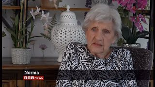 Download Lagu 94-year-old Norma gets top speak to Robbie Williams (UK) 22/Dec/2025 MP3