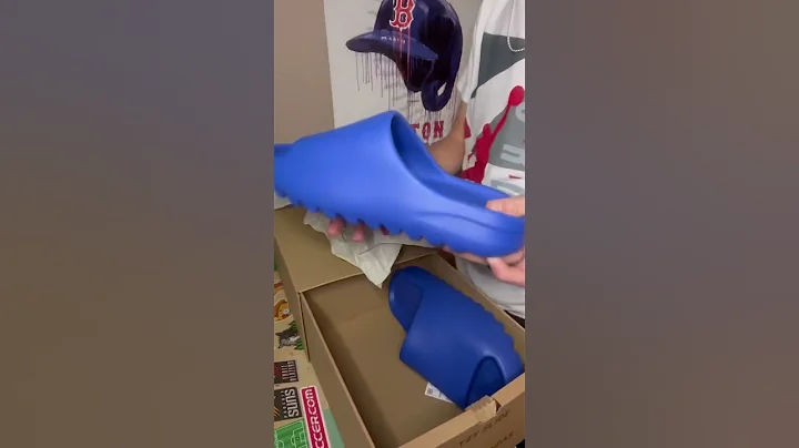 New Yeezy slide Azure Try On #yeezy #sneakerheads #shoes #sneakers #tryonshoes