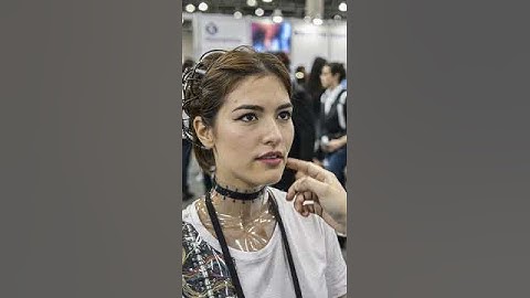 Guy Tries Out the Newest Girlfriend Robot at the Expo