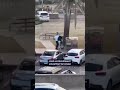Der Held von #BondiBeach - Video zeigt, wie Mann Terroristen überwältigt | #RedaktionAK #Shorts