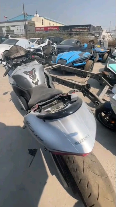 🇮🇩Pasar motor rongsok di Dubai, laku kali di jual mesinya aja ke indo #motovlog #motor #moge1000cc