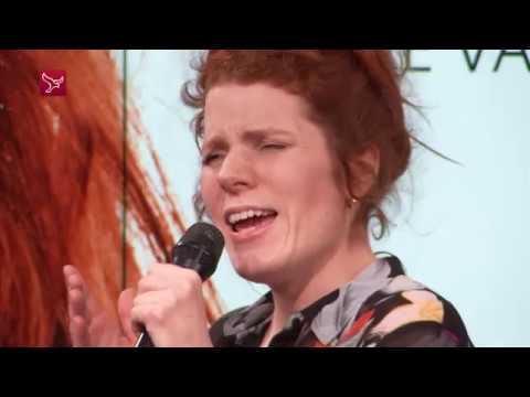 Renee van Bavel - Weet Je Nog live bij Omroep Flevoland