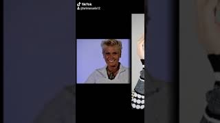 Só Os Cabelos Curto