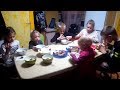 Ужин и общение многодетной семьи в прямом эфире