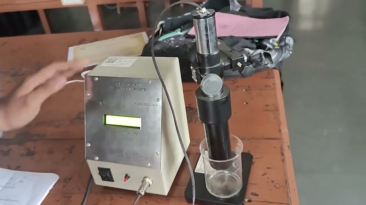 Dielectric Constant of a Non Polar Liquid - PH5P1