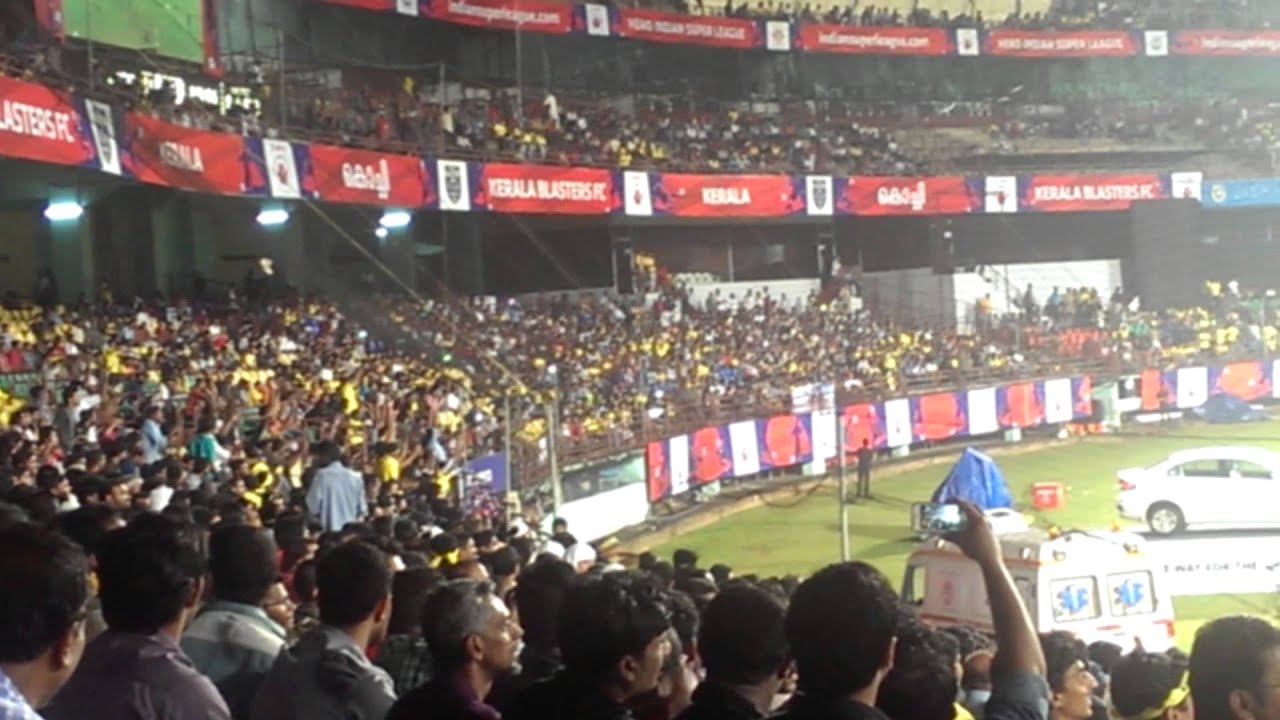 Mexican Wave at Kochi International Stadium YouTube