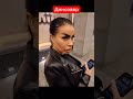 А вы что думаете динозавр девушки пластика 