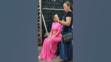 NSƯT Cẩm Tiên trước giờ lên sân khấu chương trình hỗ trợ đồng bào vùng lũ! #shorts