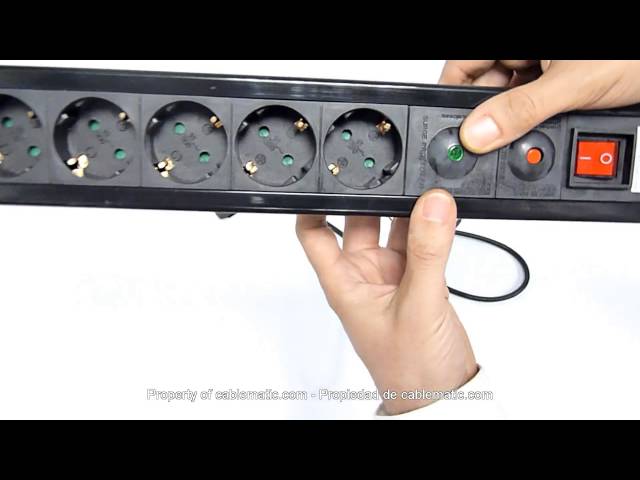 Regleta de enchufes 10 schuko con interruptor y protección sobretensiones  negro (1.5m cable) - Cablematic