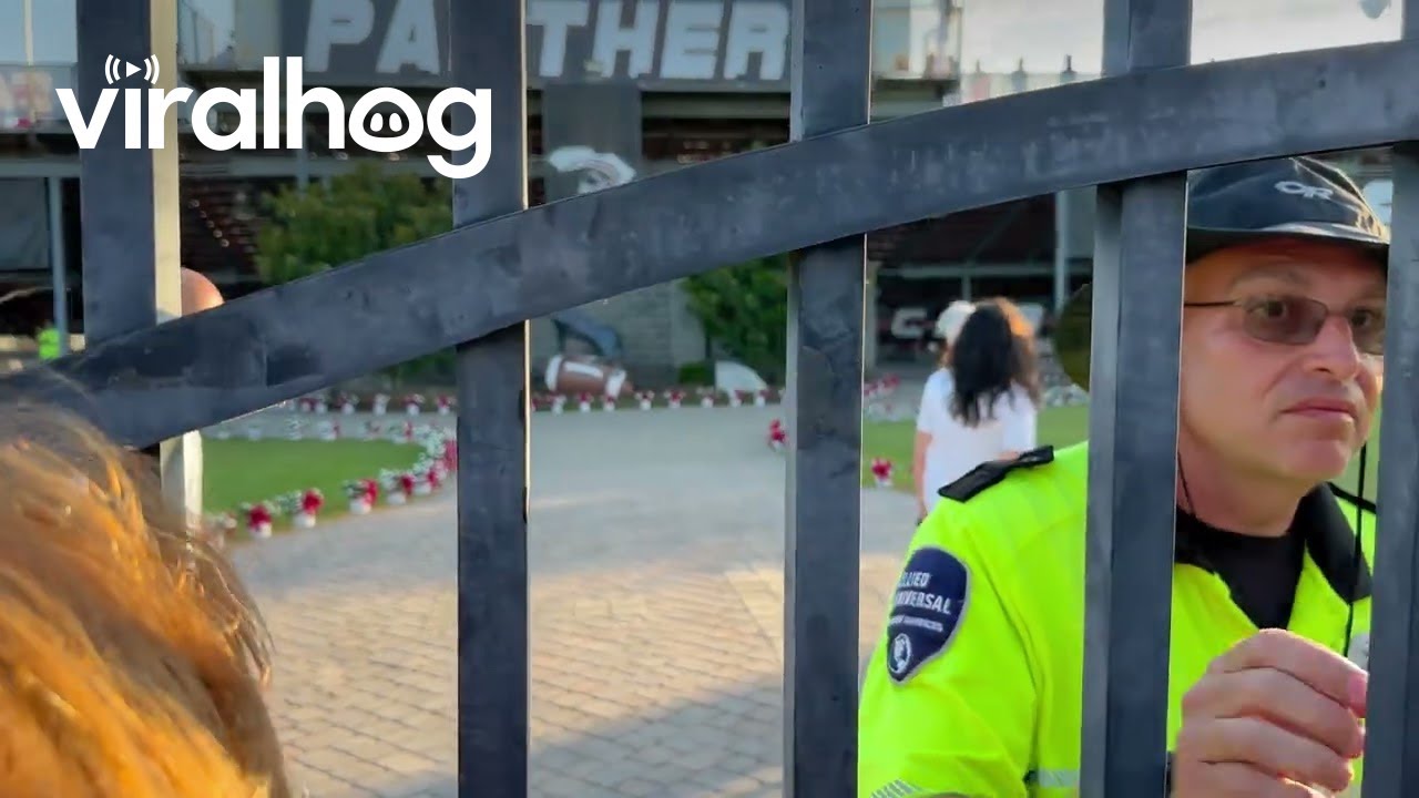 Родителям отказано в допуске на выпускной в средней школе Carolina Forest || ViralHog