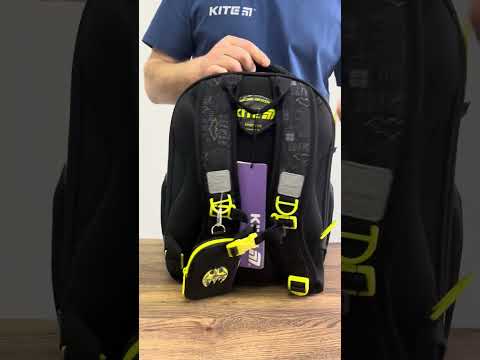 Рюкзак Kite Education каркасний 556M DC Batman 38х30х14 см, 12 л, 130-145 см, відео 1