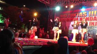 Cherrybelle-Pergi Ke Bulan at Kepri Mall Batam (4 Mei 2014)