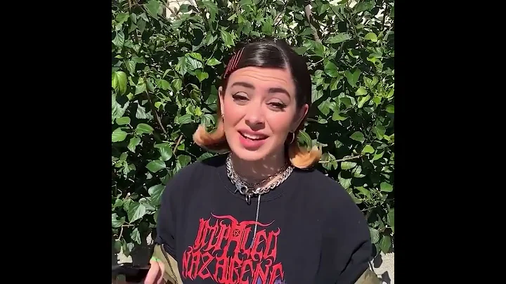 stan twitter: charli xcx are you bi? you give me bi vibes