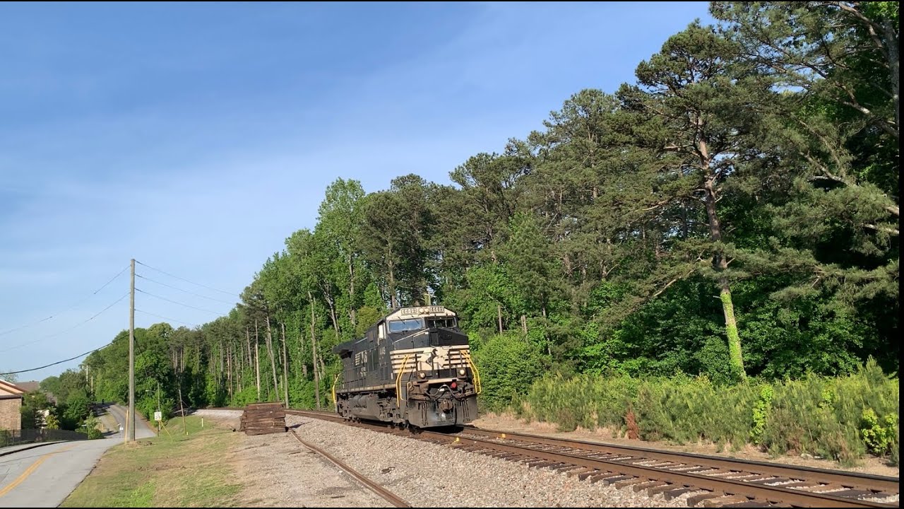NS 4449 (Running Light) Leads P52 (SB) Thru Norcross, GA 4/19/2023