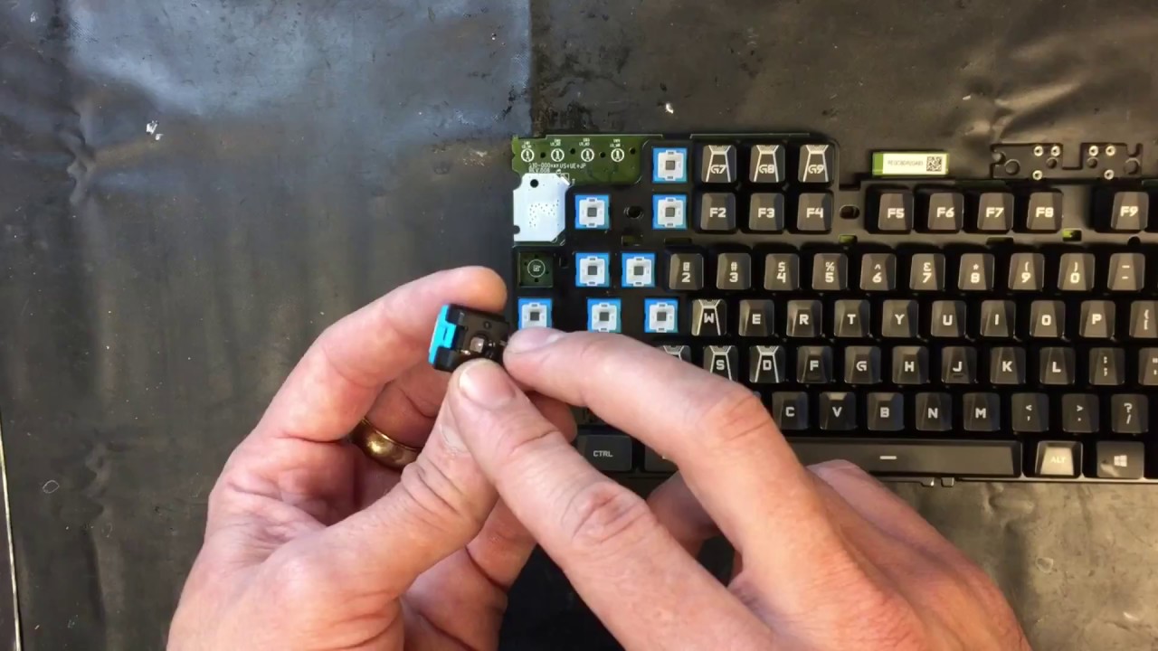 How solder replacement G910 key - YouTube