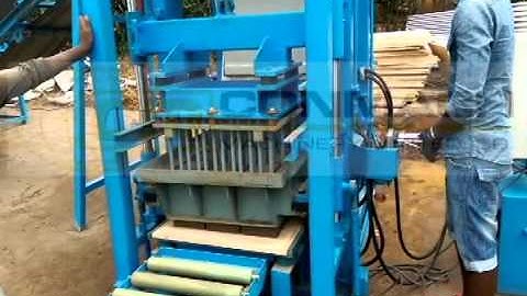 Conmach BlockKing-09MS Block and Interlock Making Machine during 20 cm Hollow Block Production 1