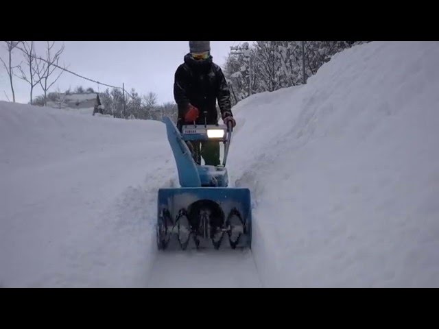 ヤマハ除雪機 SA560E リッキー - YouTube
