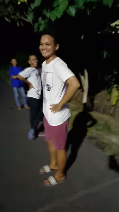 Lagi asik joget