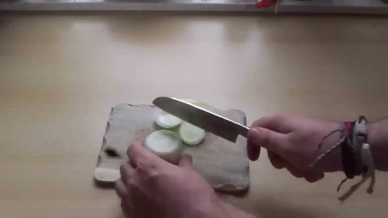 Zwiebel in Würfel schneiden / Life Hack / (Parodie) - YouTube