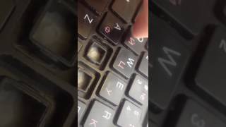 видео Как отремонтировать и вставить кнопки клавиатуры ноутбука HP