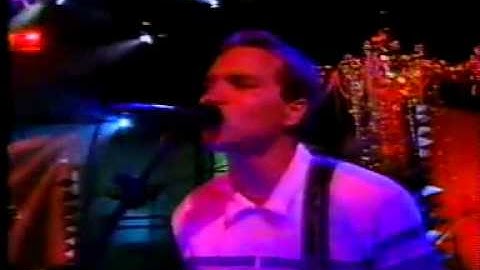 blink-182 Dammit live @ MTV Oddville 1997