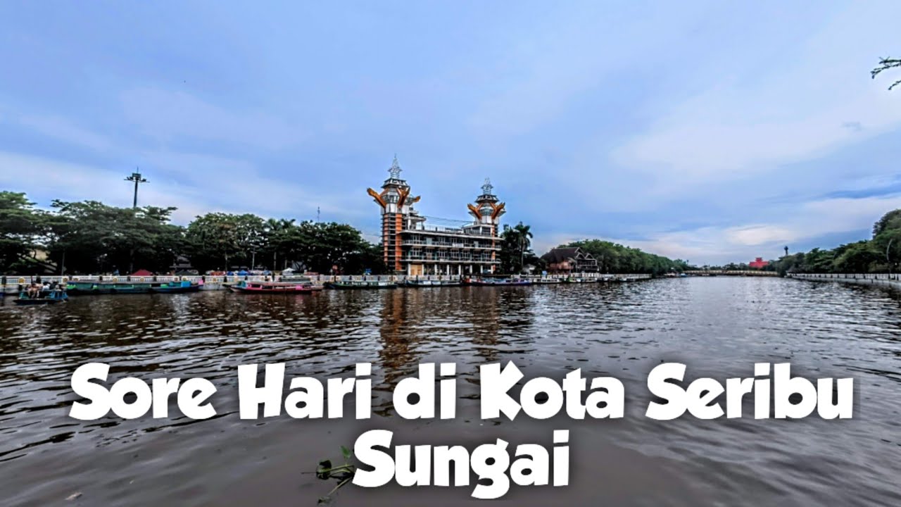 Jalan A Yani Kota Banjarmasin di Sore Hari