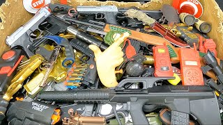 Toy Guns in Box ! Hand Figure Gun, Legend AUG, Police Weapons, Equipment  Dangerous Toys