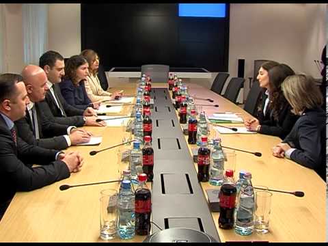 შინაგან საქმეთა მინისტრი საქართველოში წითელი ჯვრის წარმომადგენლებს შეხვდა