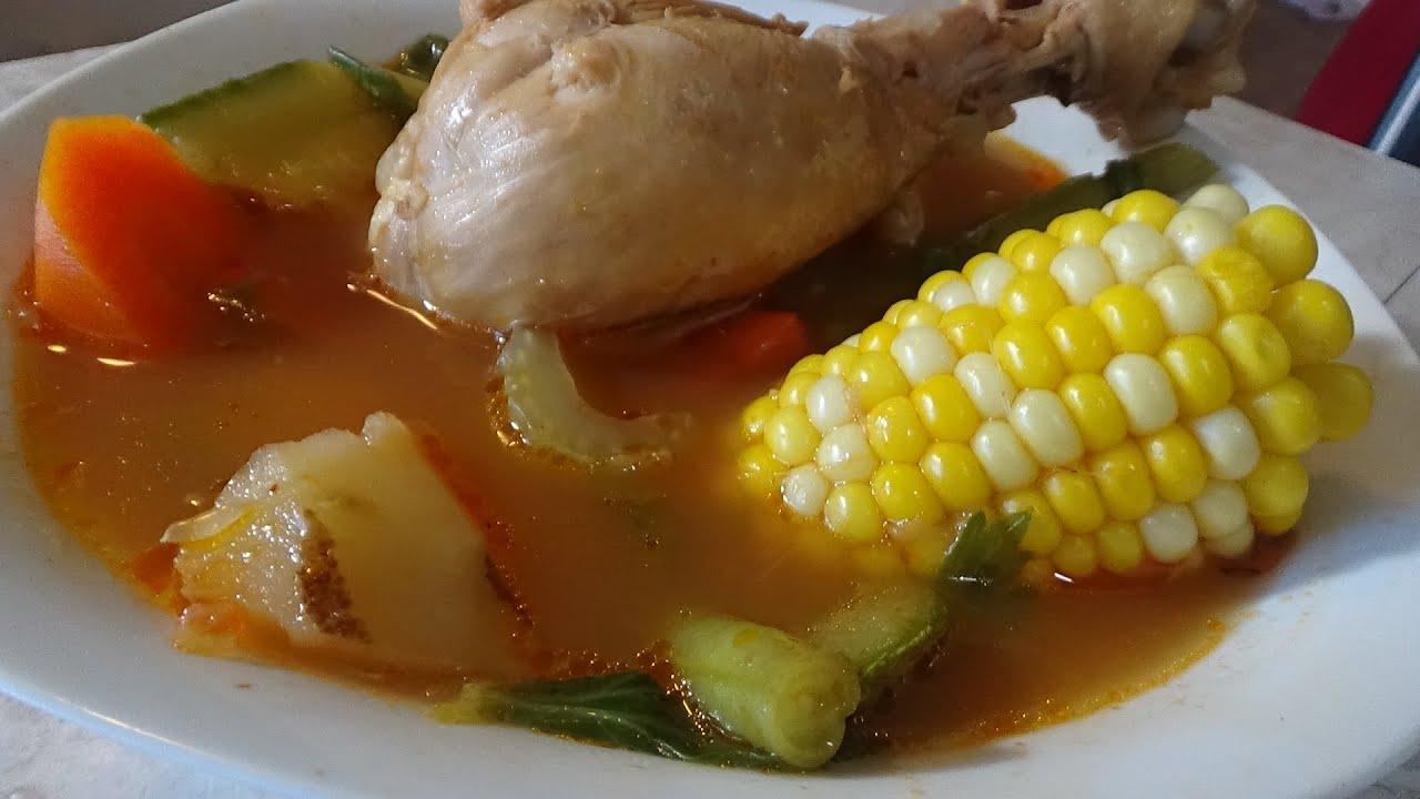 Caldo de pollo rojo y verduras delicioso cocinando con lala YouTube