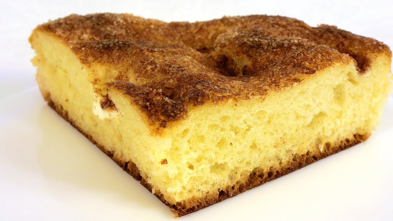 Сахарный пирог рецепт пошагово. Сахарный пирог. Французский сахарный пирог. Знаменитый сахарный пирог мягкий пышный и очень вкусный. Кусочек пирога с сахарной корочкой.