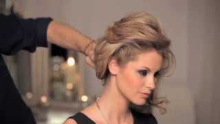 How to create the 1950s updo