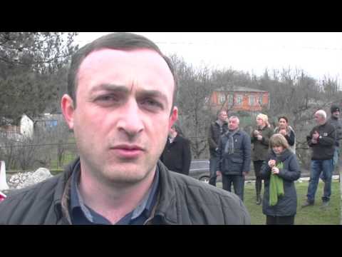 ადგილობრივმა თვითმმართველობამ საქართველოს ერთიანობისთვის დაღუპულ გმირთა მემორიალი ყვავილებით შეამკო