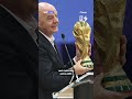 Was FIFA-baas Gianni Infantino aanwezig bij 2 WK-matchen tegelijk? #fifaworldcup #vrtnwscheck