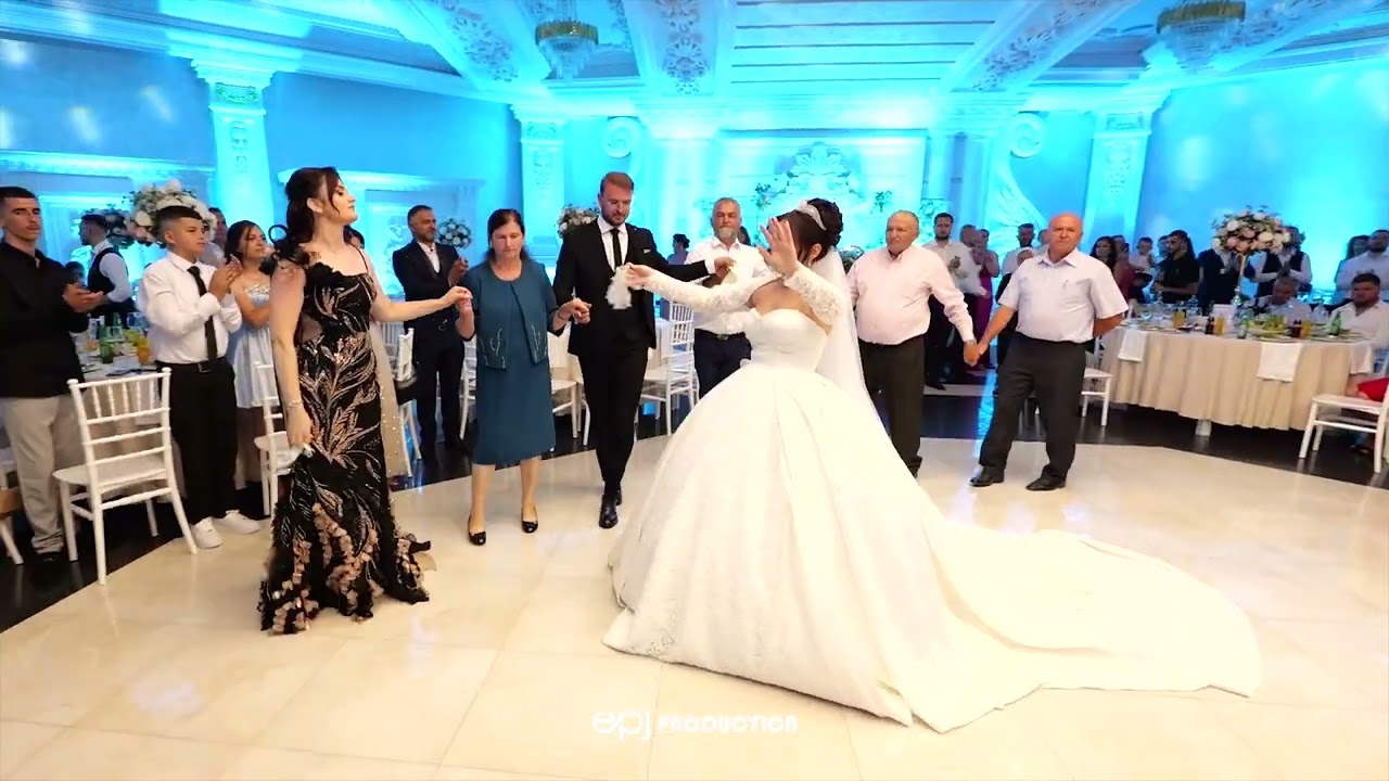 Familja Shevroja hap dasmen ne martesen e djalit - Dasma Shqiptare 2025