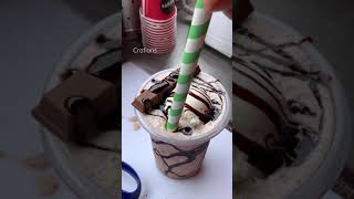 KitKat shake in making | Gurgaon | #shorts #kitkatshake #kitkat #drink screenshot 1