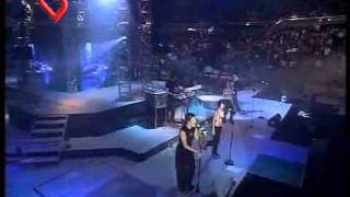 Video thumbnail of "Erreway - Memoria (Live)"