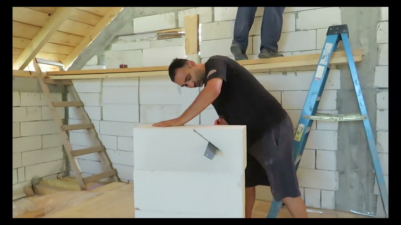 Pregătiri pentru construcția mansardei