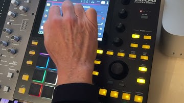 Old Akai MPC one running latest 3.6 and Pro pack!!