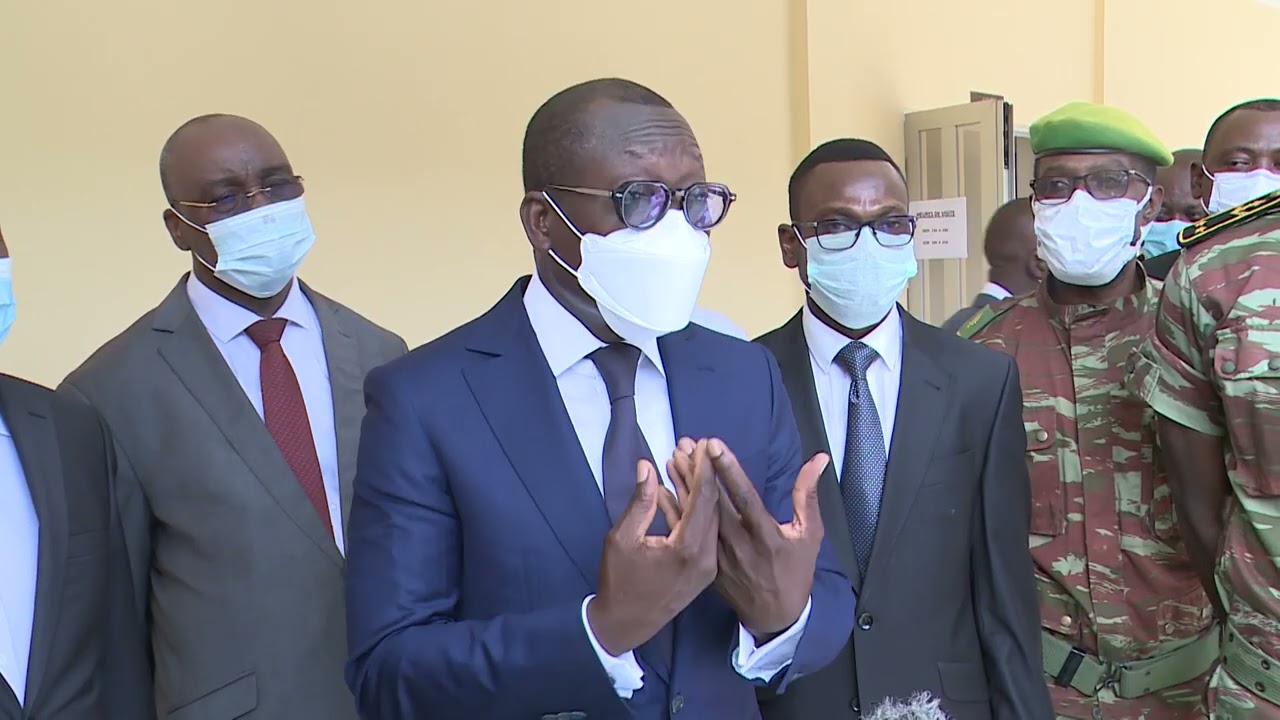 Visite du Président TALON aux forces de sécurité et de défense blessées pendant les élections