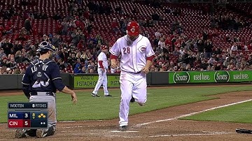MIL@CIN: Frazier draws a walk with the bases loaded