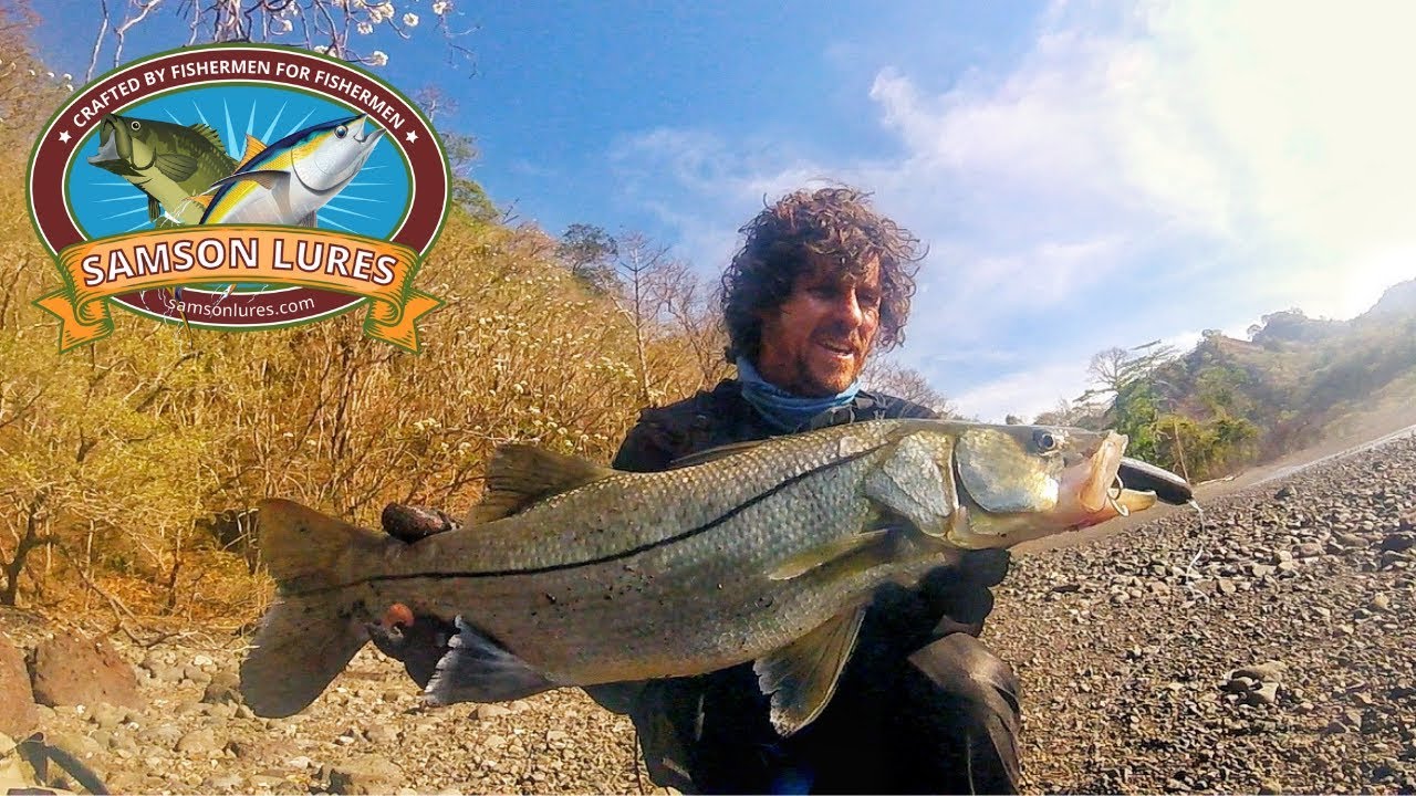A Shore Fishing Adventure👉Central America lure fishing from shore (part