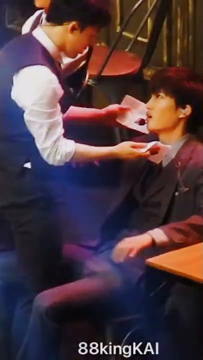 when #EXO kai told Mihawak that his back hurts