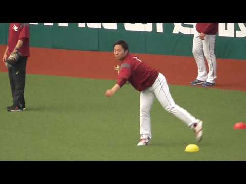 楽天投手陣の試合前の練習の様子。