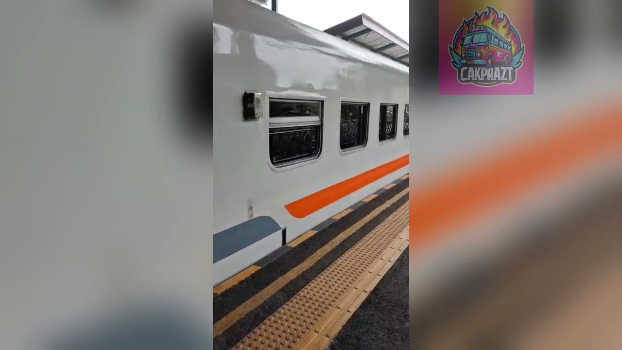 Gerbong 1966 Masih Aktif! Ditarik CC203 Kediri – Surabaya