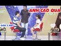 Chàng trai CAO GẦN 2 MÉT đứng lên cao gấp đôi bạn gái, LÀM NÁO LOẠN cả sân khấu và cái kết bất ngờ