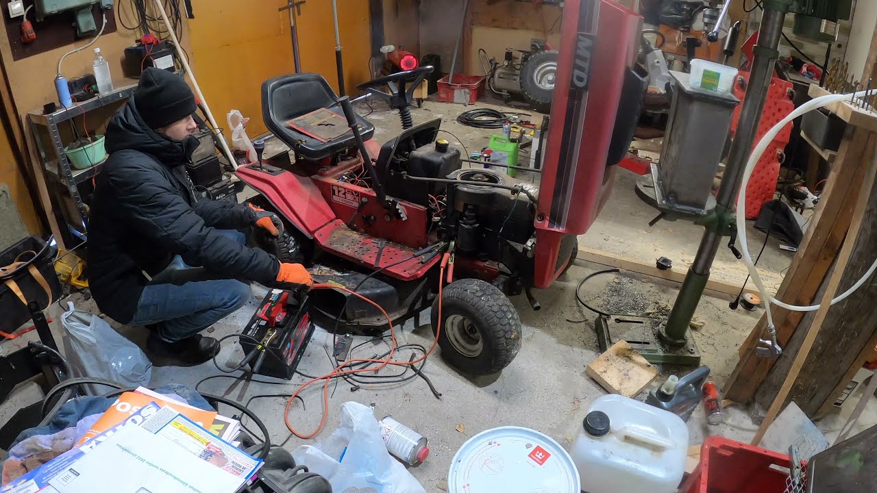 WILL IT START?? Vanha päältäajettava MTD, paikoillaan vuosia..