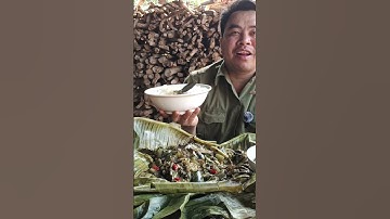 Cắt cơn món cà đắng, cá nhét đùm lá chuối nướng lửa than | Đặc sản có 102 của người Jrai, Tây Nguyên