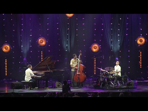 Alfredo Rodriguez Trio at Jazz in Marciac 2015 "Quizas, Quizas, Quizas"