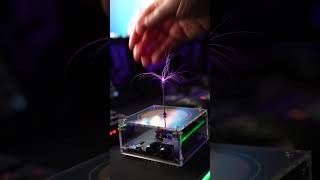 Mini TESLA COIL Bluetooth - vado matto per certe cose! #shorts